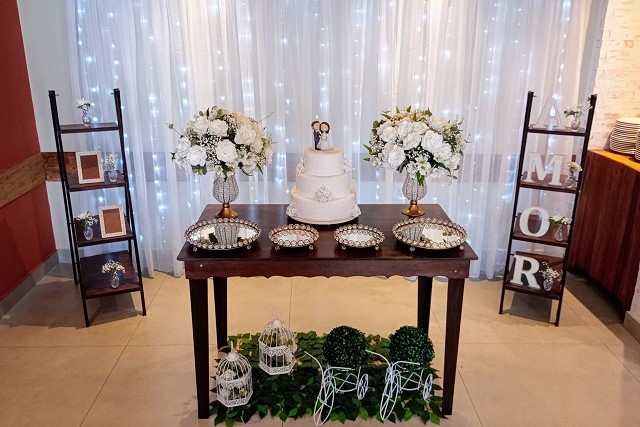 Decoração de Casamento Rústica com Cortina de Led