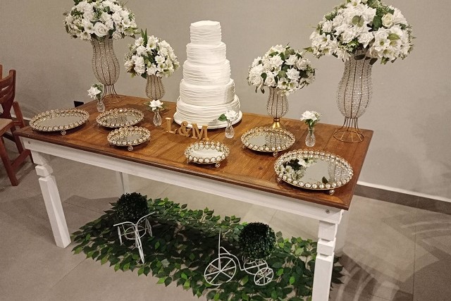 Decoração de Casametno Mini Wedding com Flores Brancas