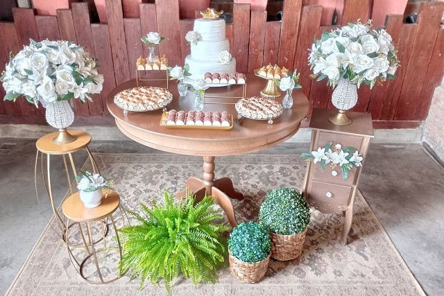 Decoração de Casamento Mini Wedding com Mesa Redonda